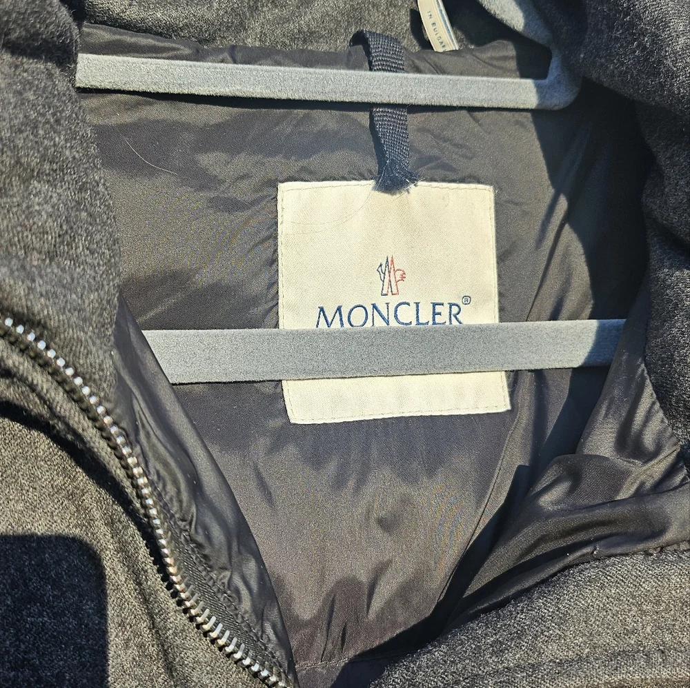 Moncler down jacket - Picture 3 of 6